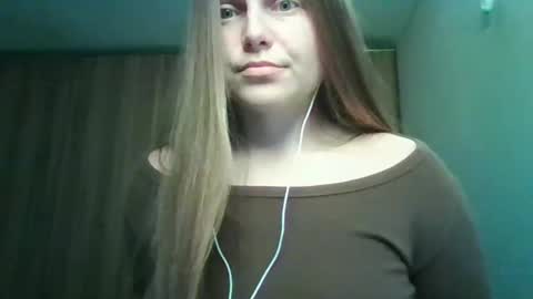 evasapples2026 online show from March 27, 2026, 3:23 pm