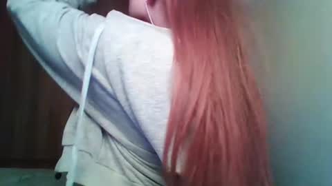 evasapples2026 online show from March 28, 2026, 7:46 pm