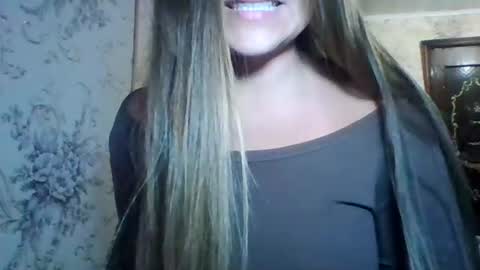 Snapshot of evasapples2026 chatting on July 7, 2026, 8:57 pm evasapples2026 online show from July 7, 2026, 8:57 pm