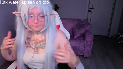 Snapshot of evathewitcher chatting on July 9, 2026, 1:42 am EvaTheWitcher online show from July 9, 2026, 1:42 am