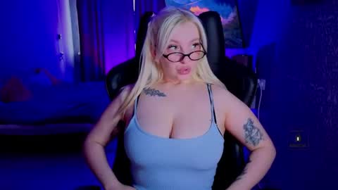 Snapshot of evavibe chatting on June 13, 2026, 8:12 am evavibe online show from June 13, 2026, 8:12 am