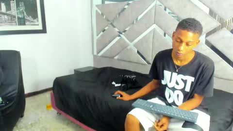 Eva And Emmanuel online show from October 15, 2025, 3:34 pm