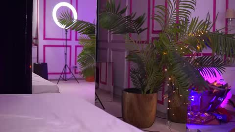 Eva online show from February 28, 2025, 8:18 pm