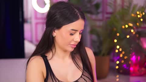 Eva online show from March 11, 2025, 8:09 pm