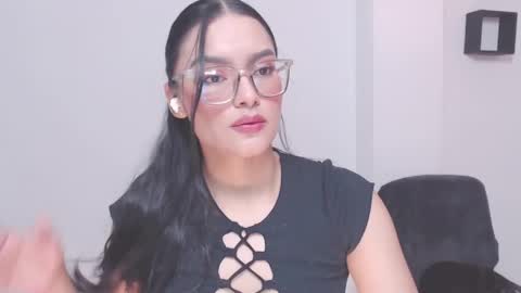 Snapshot of eve_rox18 chatting on April 18, 2026, 9:15 pm Eve Rox18 online show from April 18, 2026, 9:15 pm