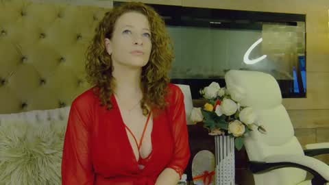 EveHamilton online show from January 19, 2025, 7:37 pm