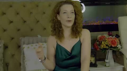 EveHamilton online show from December 5, 2025, 8:27 pm