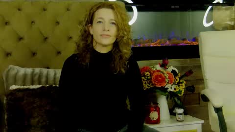 Snapshot of evehamilton chatting on January 17, 2026, 8:01 pm EveHamilton online show from January 17, 2026, 8:01 pm