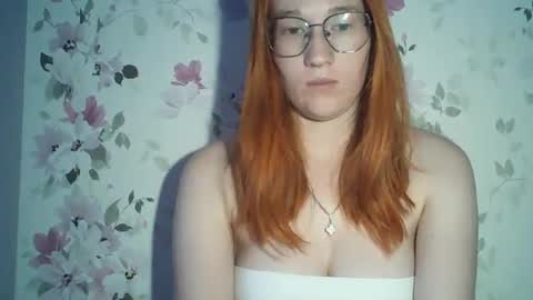 Snapshot of eveliina_shy chatting on June 25, 2026, 3:38 pm Evelina online show from June 25, 2026, 3:38 pm