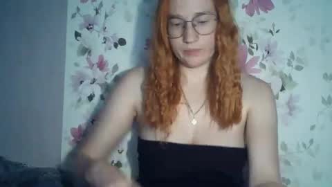 Snapshot of eveliina_shy chatting on July 16, 2026, 12:11 pm Evelina online show from July 16, 2026, 12:11 pm