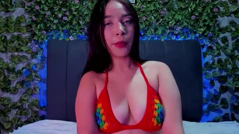 E V E L I N online show from September 18, 2025, 9:50 pm