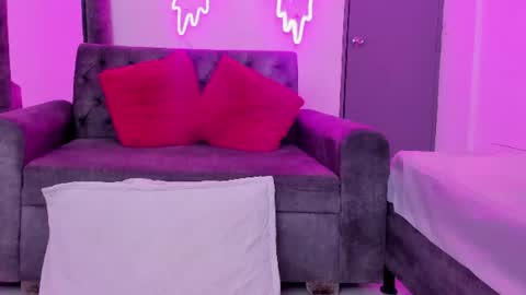 evelin__thompsson online show from July 22, 2026, 2:58 am