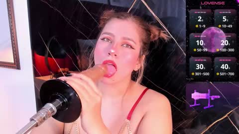 EVELIN online show from November 21, 2025, 12:37 pm