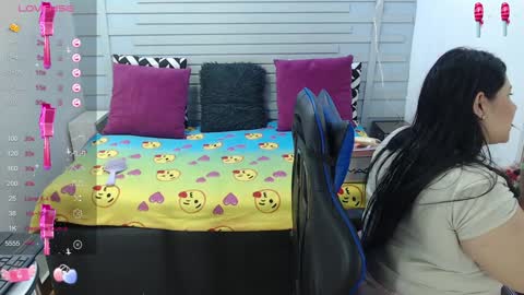 evelin zaens online show from January 16, 2025, 3:56 am