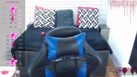 evelin zaens online show from January 24, 2025, 4:59 am