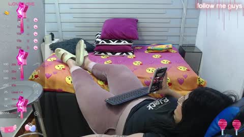 evelin zaens online show from February 8, 2025, 9:56 am