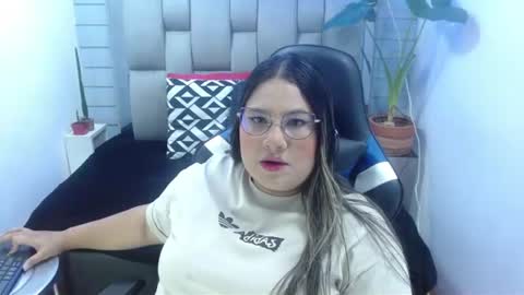 Snapshot of evelin_zaens chatting on June 24, 2026, 3:49 am evelin zaens online show from June 24, 2026, 3:49 am