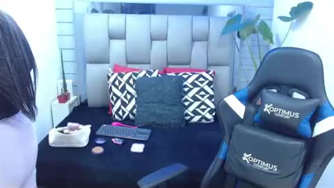 Snapshot of evelin_zaens chatting on June 28, 2026, 5:13 am evelin zaens online show from June 28, 2026, 5:13 am