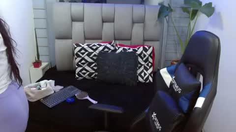 Snapshot of evelin_zaens chatting on July 2, 2026, 3:56 am evelin zaens online show from July 2, 2026, 3:56 am
