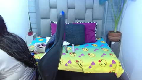 Snapshot of evelin_zaens chatting on July 15, 2026, 4:18 am evelin zaens online show from July 15, 2026, 4:18 am