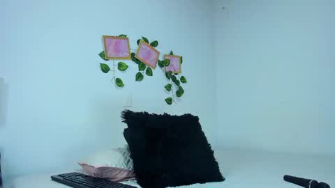 Evelin Miller online show from September 16, 2025, 2:07 pm