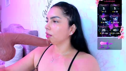 Snapshot of evelinn_belen chatting on April 29, 2026, 11:58 am Evelinn belen online show from April 29, 2026, 11:58 am