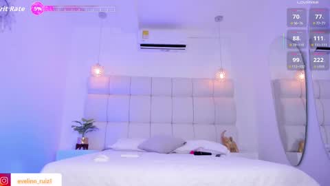 Evelinn online show from September 24, 2025, 8:34 pm