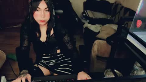 evelyn420521 online show from July 17, 2026, 6:13 pm