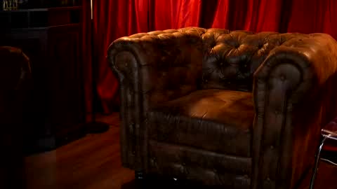 Evelyn online show from March 11, 2025, 8:31 pm