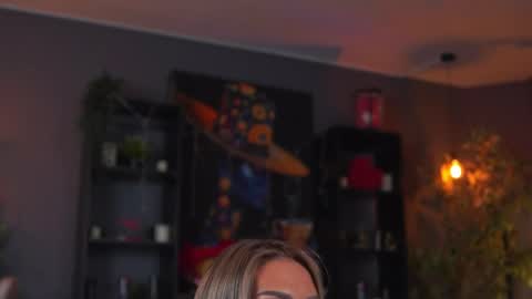 Evelyn online show from April 17, 2026, 6:11 pm