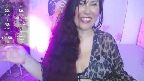 Juliana online show from October 10, 2025, 7:13 pm