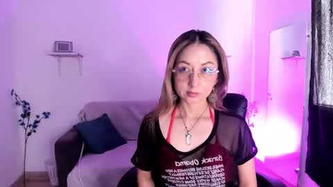 evelyn_miller___ online show from March 19, 2026, 8:13 pm