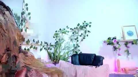 evelyn_miller___ online show from April 9, 2026, 2:33 pm