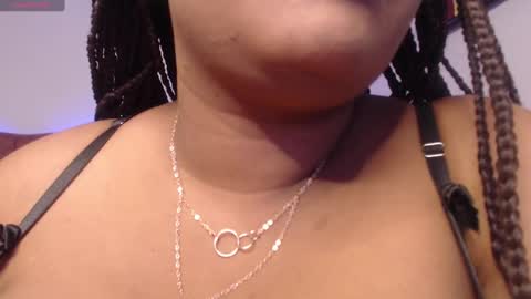 Evelyn Sandoval online show from December 27, 2024, 3:09 am