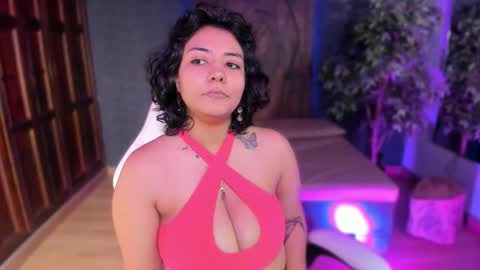  Evelyn  online show from December 22, 2025, 12:13 pm