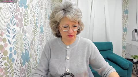 Snapshot of evelynblissful chatting on December 3, 2024, 5:09 am Evelyn online show from December 3, 2024, 5:09 am