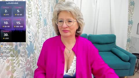 Snapshot of evelynblissful chatting on December 19, 2024, 9:29 am Evelyn online show from December 19, 2024, 9:29 am