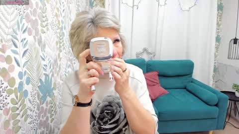 Snapshot of evelynblissful chatting on December 25, 2024, 9:13 am Evelyn online show from December 25, 2024, 9:13 am