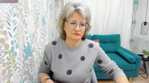 Snapshot of evelynblissful chatting on February 11, 2025, 5:47 am Evelyn online show from February 11, 2025, 5:47 am