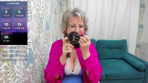 Snapshot of evelynblissful chatting on February 28, 2025, 9:25 am Evelyn online show from February 28, 2025, 9:25 am