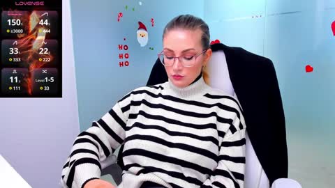evelyne_rose online show from December 13, 2024, 6:21 am