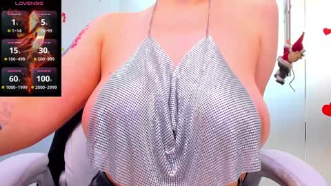 evelyne_rose online show from December 17, 2024, 9:17 am