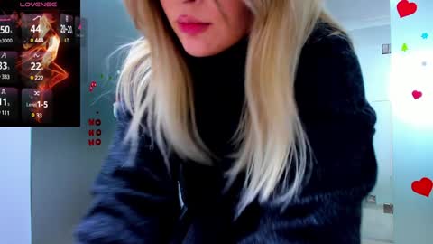 evelyne_rose online show from December 28, 2024, 3:04 pm