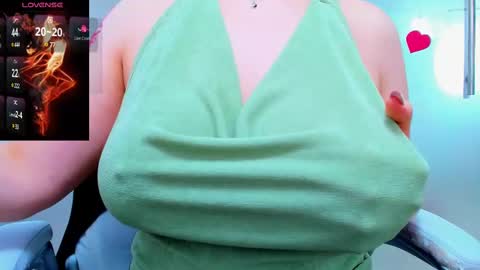 evelyne_rose online show from February 20, 2025, 9:33 am