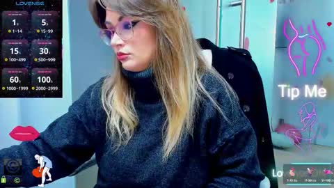 evelyne_rose online show from October 10, 2025, 5:17 am