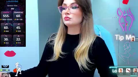 evelyne_rose online show from December 23, 2025, 5:05 am