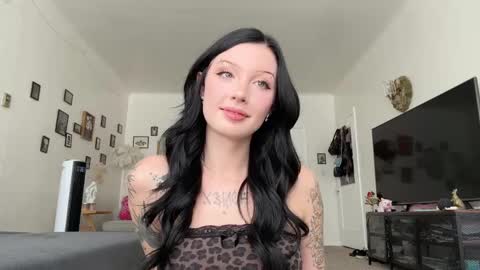 Evelyn online show from September 17, 2025, 7:26 pm