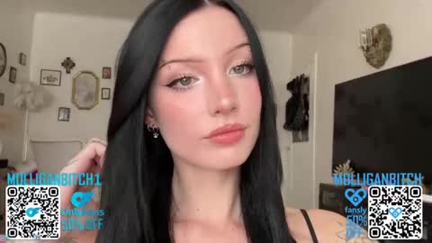 Evelyn online show from April 8, 2026, 9:15 pm