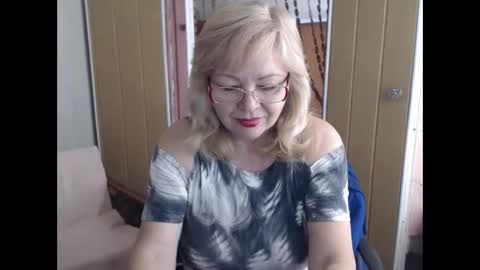 Snapshot of evelynloveshy chatting on December 31, 2024, 7:10 am BarbaraBlondy online show from December 31, 2024, 7:10 am
