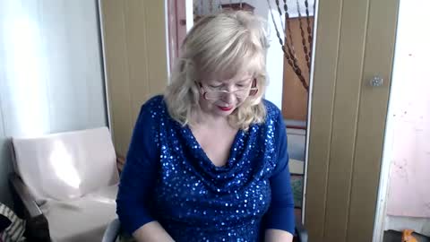 Snapshot of evelynloveshy chatting on January 1, 2025, 7:09 am BarbaraBlondy online show from January 1, 2025, 7:09 am